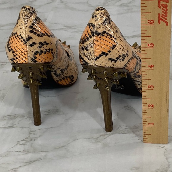 RACHEL Roy Miyang Snakeskin Leather Embellished Spiked Toe Stiletto Heeled Pumps - Picture 6 of 15